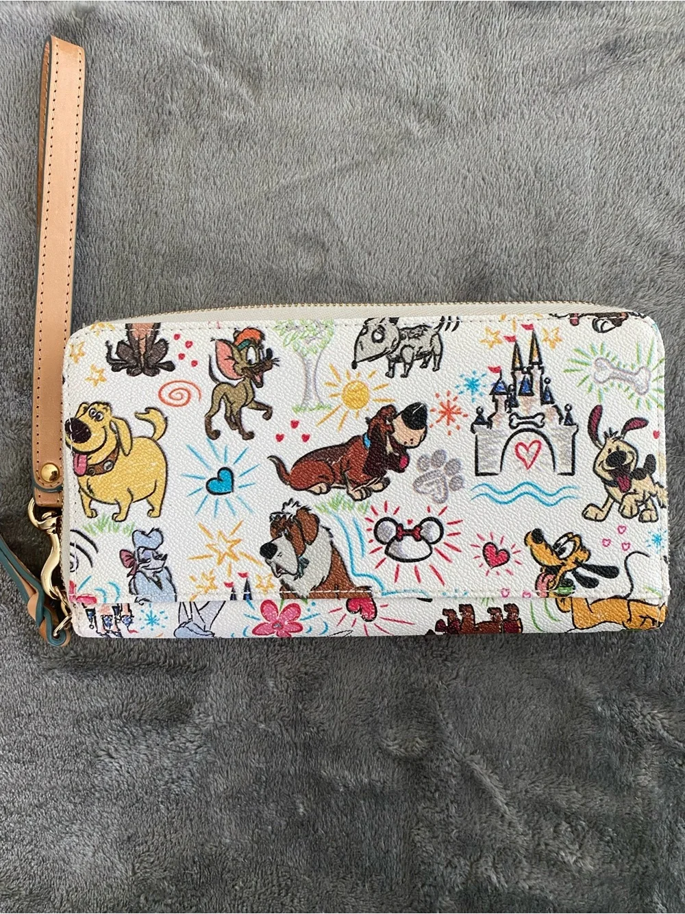 Disney Dogs Wristlet Dooney & Bourke - Picture 2 of 4